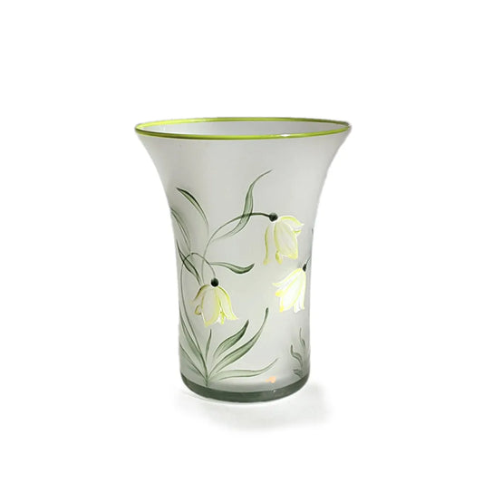 kleiner Mattglasbecher mit Märzenbecher von Hand bemalt